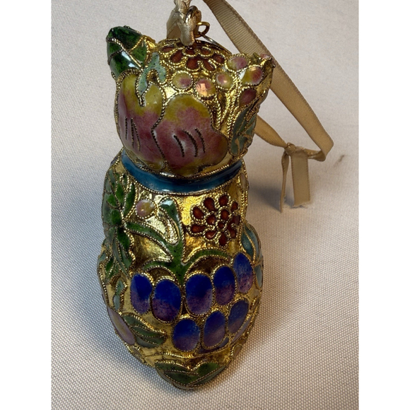 Victorian Treasures #A205-2 Cat Sitting Gold Ornament 3 1/2” Gorgeous - Picture 5 of 8